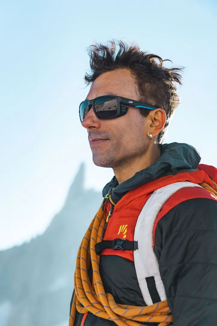 Alpiniste avec lunettes 