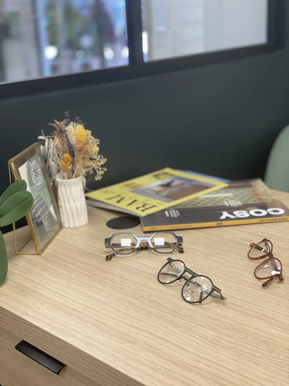 Lunettes sur table